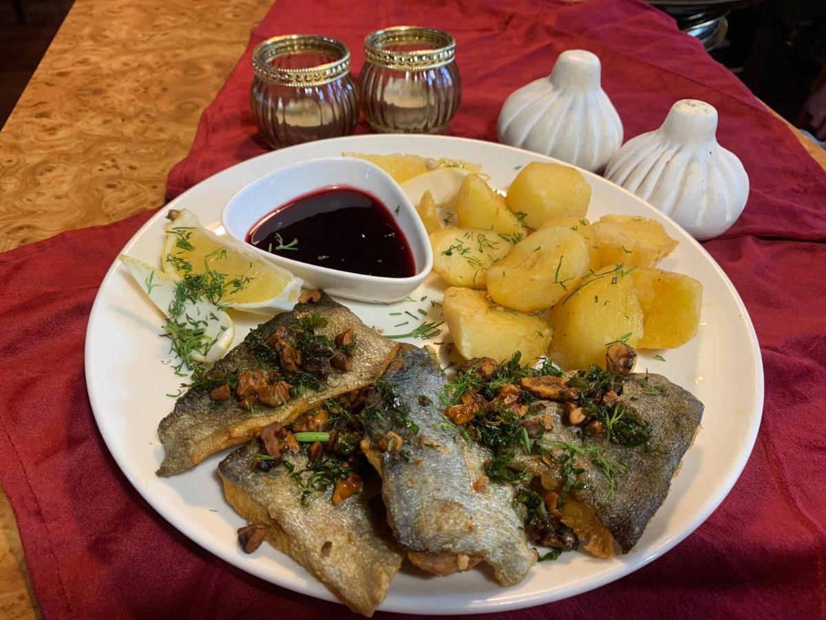 Hotel Tyrol I Restauracja Zycie Gruzji Osielsko 外观 照片