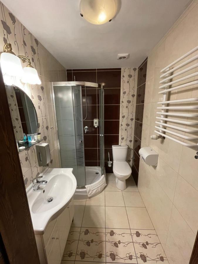 Hotel Tyrol I Restauracja Zycie Gruzji Osielsko 外观 照片
