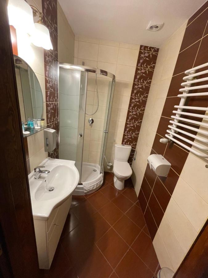 Hotel Tyrol I Restauracja Zycie Gruzji Osielsko 外观 照片