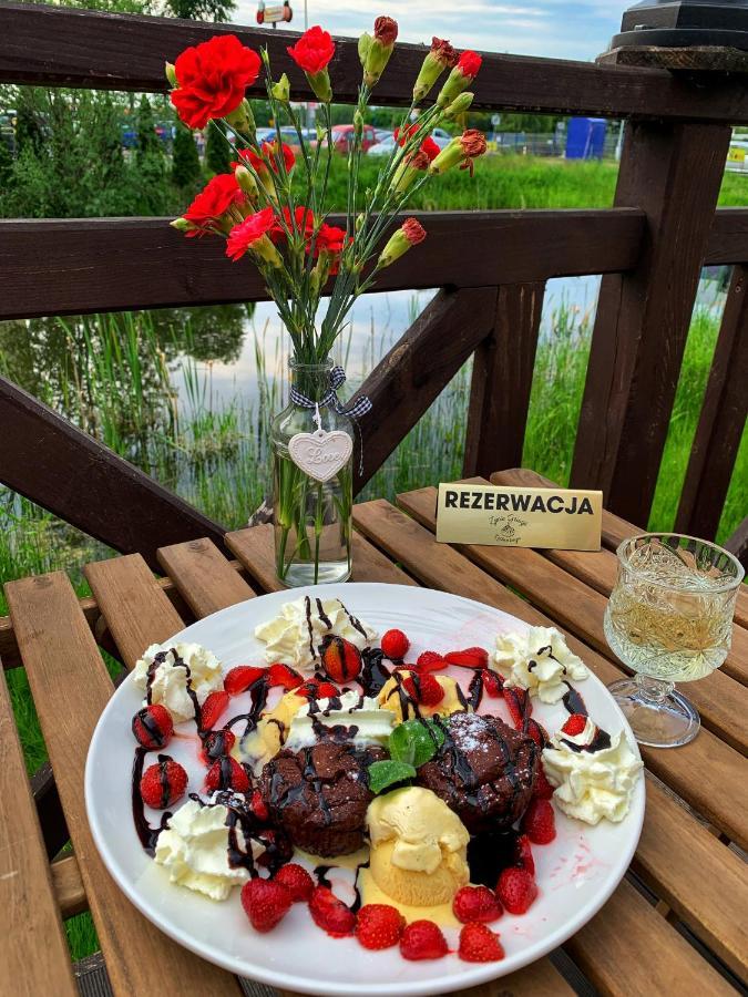 Hotel Tyrol I Restauracja Zycie Gruzji Osielsko 外观 照片